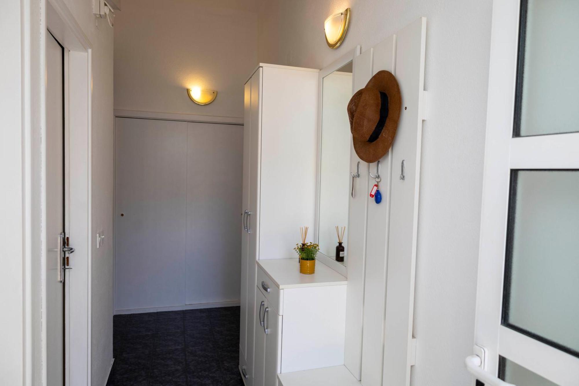 Apartments Jaksic - Zile Supetar Exterior photo