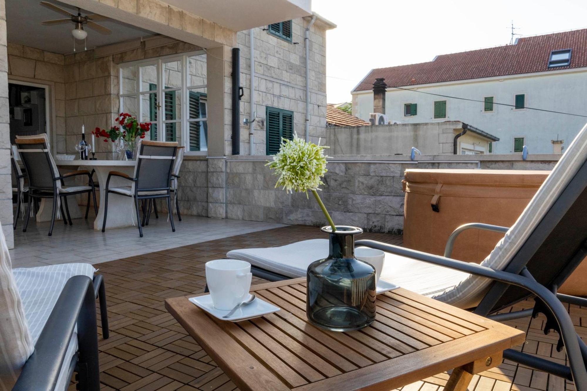 Apartments Jaksic - Zile Supetar Exterior photo