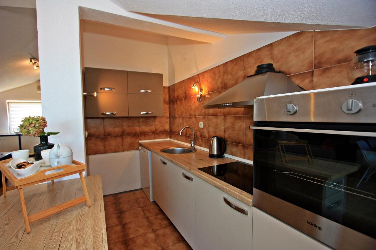 Apartments Jaksic - Zile Supetar Exterior photo