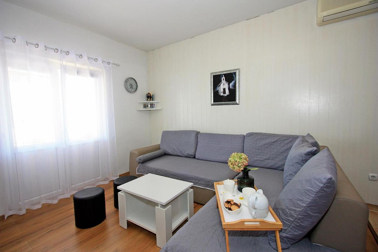 Apartments Jaksic - Zile Supetar Exterior photo