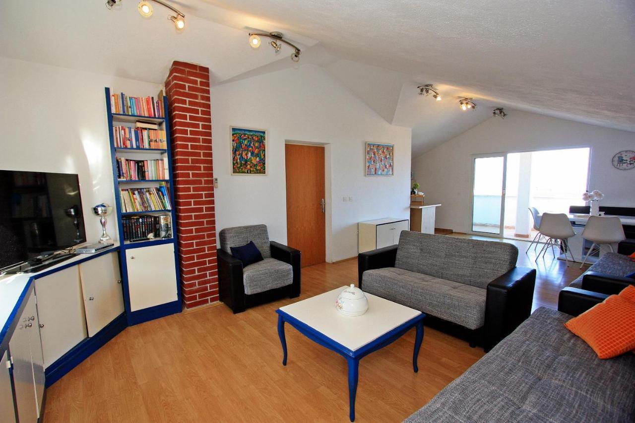 Apartments Jaksic - Zile Supetar Exterior photo